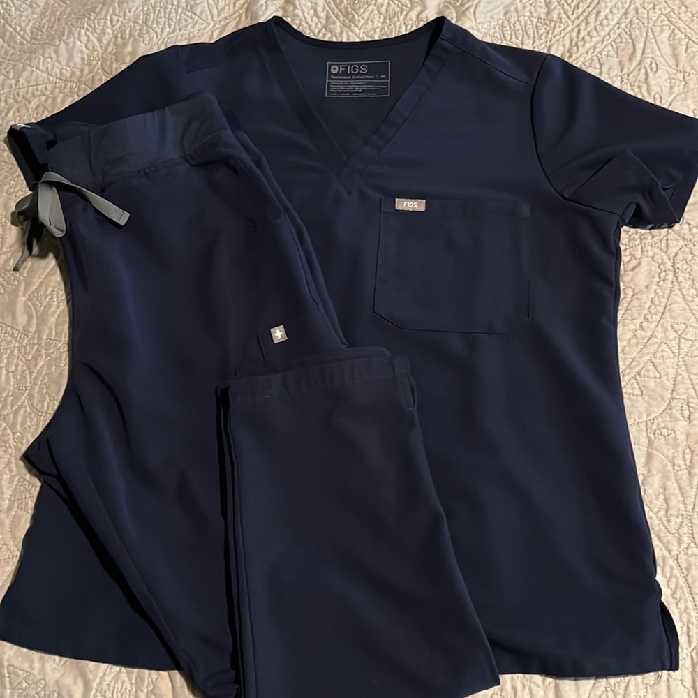 Figs scrub set Navy color